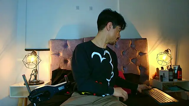 Ethan Briggs  online show from March 2026 03:34:01 AM