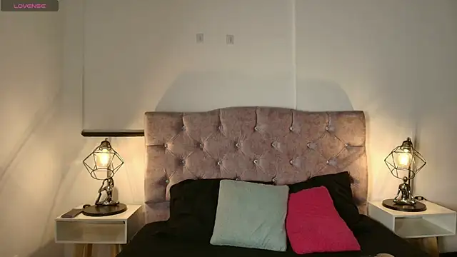 Ethan Briggs  online show from April 2026 03:48:01 AM