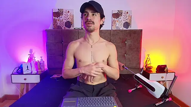 Ethan Briggs  online show from July 2026 03:43:01 AM