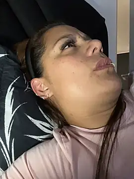 Pretty  Milf online show from March 2026 09:28:01 PM