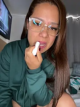 Pretty  Milf online show from June 2026 03:23:01 PM