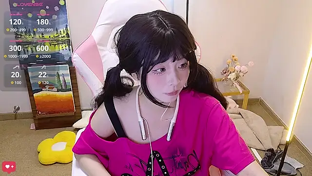 Qiqiiii-05 online show from June 2026 01:15:01 PM