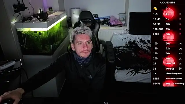 Rayzel White online show from March 2026 07:42:01 PM