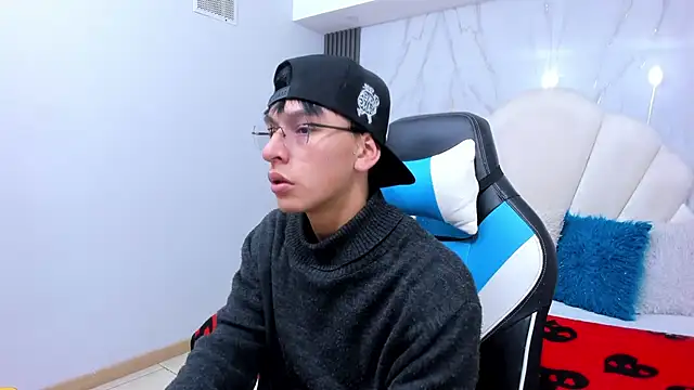 Snapshot of Alexander_Collinss chatting on January 2026 07:28:02 PM Alexander Collinss online show from January 2026 07:28:02 PM