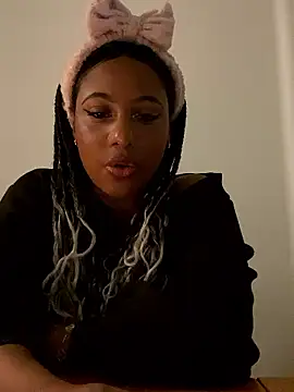 Snapshot of xo_steffyxo_4 chatting on January 2026 11:43:02 PM xo steffyxo 4 online show from January 2026 11:43:02 PM