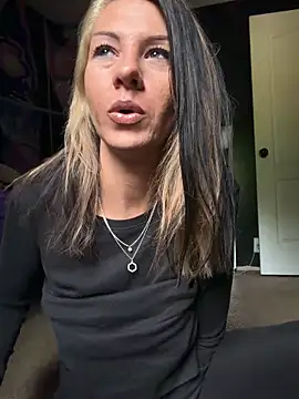 tastemecaroline online show from April 2026 01:17:01 PM