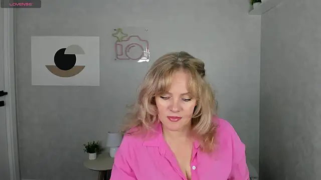 Victoria Nelson online show from April 2026 01:14:01 AM