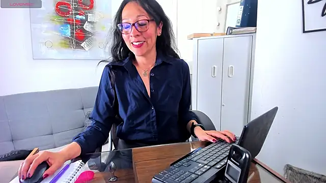 loretta fraser online show from May 2026 01:08:01 PM
