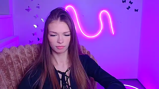 Lina Loveuu online show from February 2026 12:27:01 PM