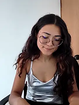 Snapshot of Freyarosse chatting on March 2026 02:35:02 PM Freyarosse online show from March 2026 02:35:02 PM