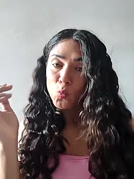 Snapshot of Freyarosse chatting on March 2026 07:11:01 PM Freyarosse online show from March 2026 07:11:01 PM