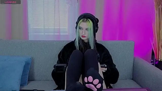 Snapshot of ToxicKittyy chatting on February 2026 02:27:01 PM ToxicKittyy online show from February 2026 02:27:01 PM