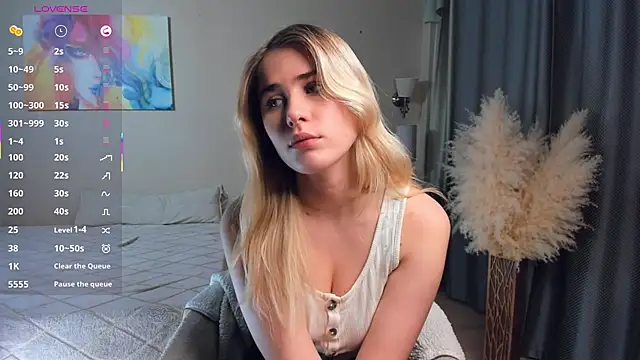 Snapshot of LuanaFincel chatting on February 2026 01:04:02 AM LuanaFincel online show from February 2026 01:04:02 AM