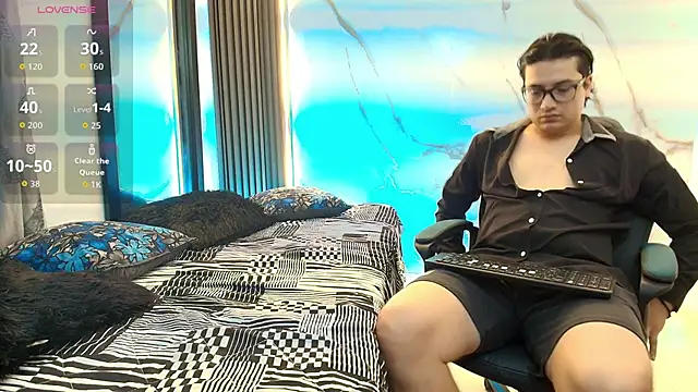 Danner Alaia online show from February 2026 07:53:01 PM