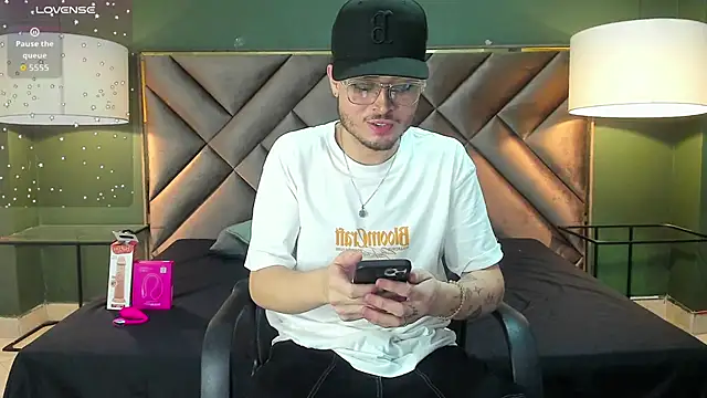 Salvattore Muller online show from February 2026 11:31:02 AM