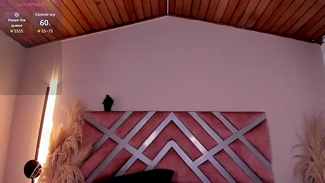 ella  olmos online show from July 2026 01:58:01 PM
