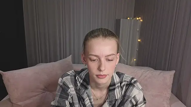 Snapshot of kittie_like18 chatting on February 2026 01:10:02 AM kittie like18 online show from February 2026 01:10:02 AM