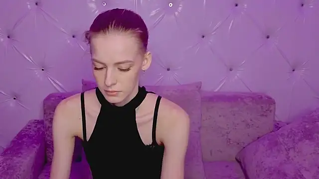 Snapshot of kittie_like18 chatting on February 2026 12:53:01 AM kittie like18 online show from February 2026 12:53:01 AM