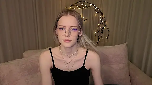 kittie like18 online show from May 2026 12:38:01 AM