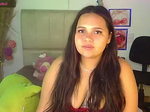 Snapshot of chloe__fox chatting on February 2026 01:40:01 PM chloe fox online show from February 2026 01:40:01 PM