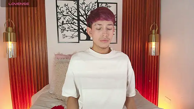 Snapshot of Taylor_Snow chatting on February 2026 08:04:01 PM Taylor Snow online show from February 2026 08:04:01 PM