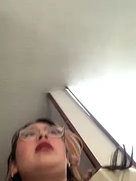 Snapshot of TatiJx_Pink chatting on February 2026 12:44:02 PM TatiJx Pink online show from February 2026 12:44:02 PM