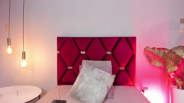 Snapshot of TessaMonroee chatting on February 2026 06:12:02 PM TessaMonroee online show from February 2026 06:12:02 PM