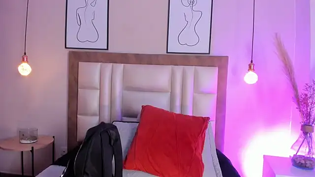 Snapshot of TessaMonroee chatting on February 2026 06:23:01 PM TessaMonroee online show from February 2026 06:23:01 PM