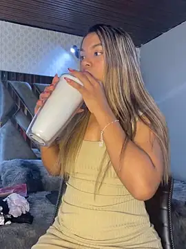 Snapshot of AngelPinkk_ chatting on February 2026 08:02:01 PM AngelPinkk online show from February 2026 08:02:01 PM