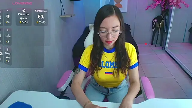 Veronica miiller online show from June 2026 07:12:02 PM
