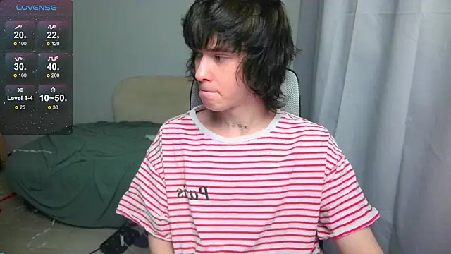 LeonBoykisser online show from April 2026 01:15:01 AM
