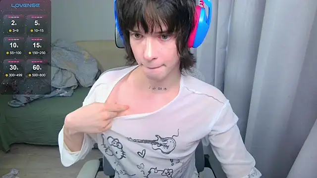 LeonBoykisser online show from May 2026 10:55:02 AM