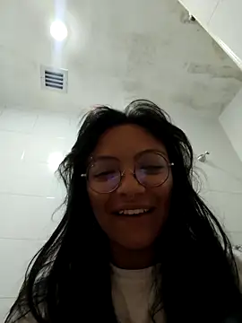victoriia thompson online show from May 2026 04:07:01 AM