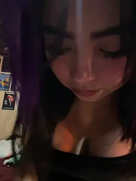 Snapshot of pinkybombon chatting on April 2026 01:08:01 AM pinkybombon online show from April 2026 01:08:01 AM
