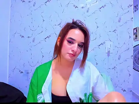 Snapshot of zelena00 chatting on January 2026 04:38:02 AM zelena00 online show from January 2026 04:38:02 AM