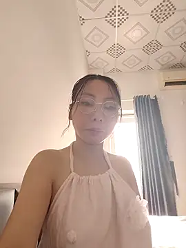 Famrita online show from May 2026 01:11:01 AM