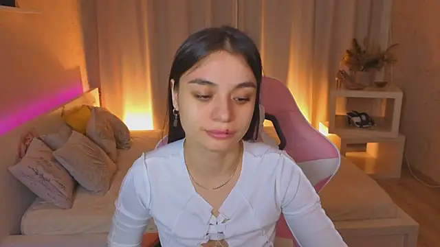 Kim Bless online show from May 2026 02:07:02 AM