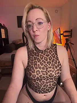 Lea-Kirsch online show from March 2026 07:39:01 PM