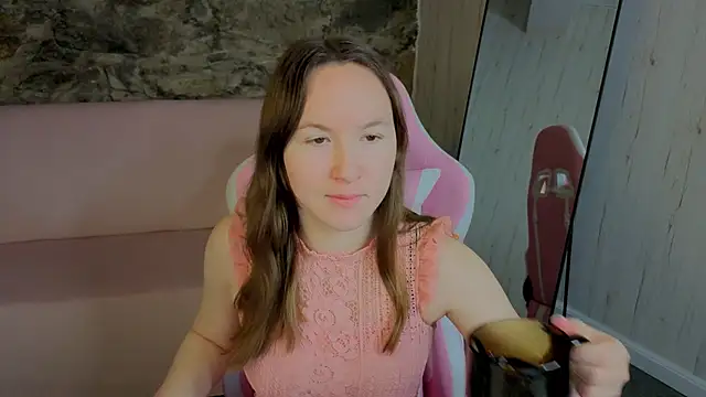 Snapshot of SindieStorm chatting on February 2026 01:32:01 AM SindieStorm online show from February 2026 01:32:01 AM