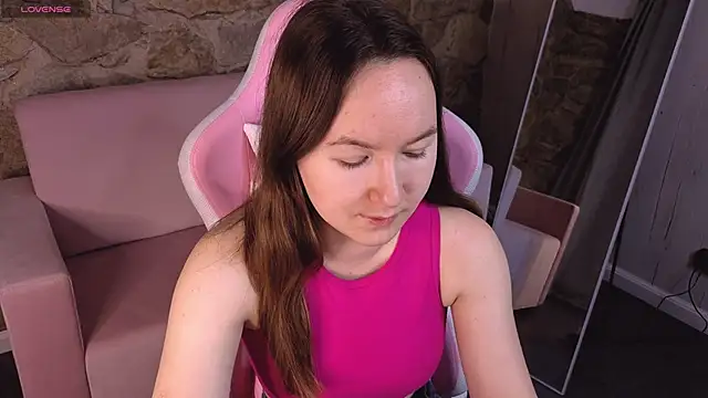 Snapshot of SindieStorm chatting on February 2026 01:43:01 AM SindieStorm online show from February 2026 01:43:01 AM