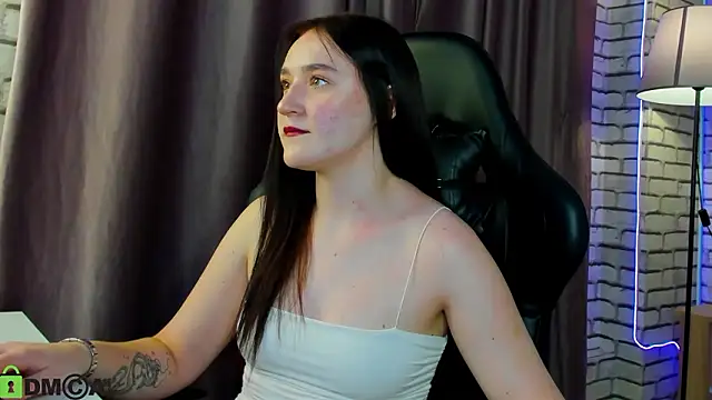 Snapshot of LexiVale chatting on February 2026 09:13:02 AM LexiVale online show from February 2026 09:13:02 AM