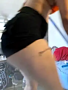 LadySn0w26 online show from April 2026 08:09:02 PM