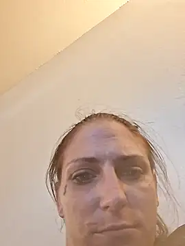 LadySn0w26 online show from April 2026 07:16:02 PM