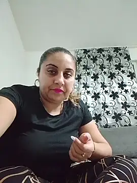 Snapshot of AntoAntonianna chatting on February 2026 03:57:01 PM AntoAntonianna online show from February 2026 03:57:01 PM