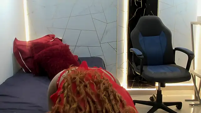 Snapshot of Zoey_Taylor07 chatting on February 2026 12:33:01 PM Zoey Taylor07 online show from February 2026 12:33:01 PM