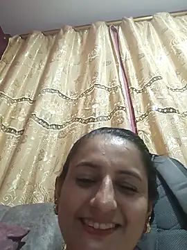 Snapshot of Luna_seductora12 chatting on February 2026 05:36:02 AM Luna seductora12 online show from February 2026 05:36:02 AM