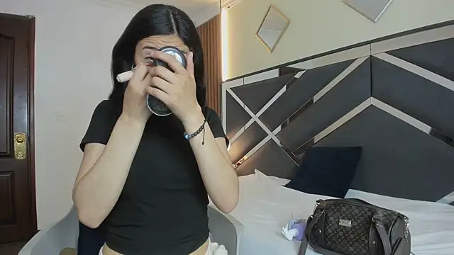 Snapshot of Ambarross_ chatting on February 2026 01:29:02 PM Ambarross online show from February 2026 01:29:02 PM