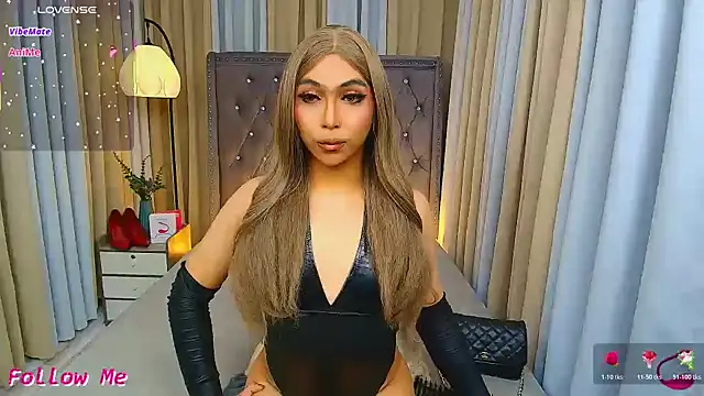 Clea Moore online show from April 2026 01:00:02 AM