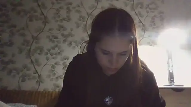 NyraLuna online show from May 2026 09:20:01 PM