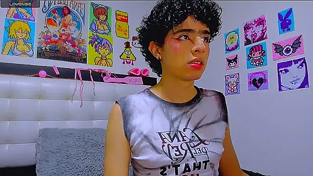 Snapshot of LuanRush_ chatting on March 2026 03:21:02 AM LuanRush online show from March 2026 03:21:02 AM